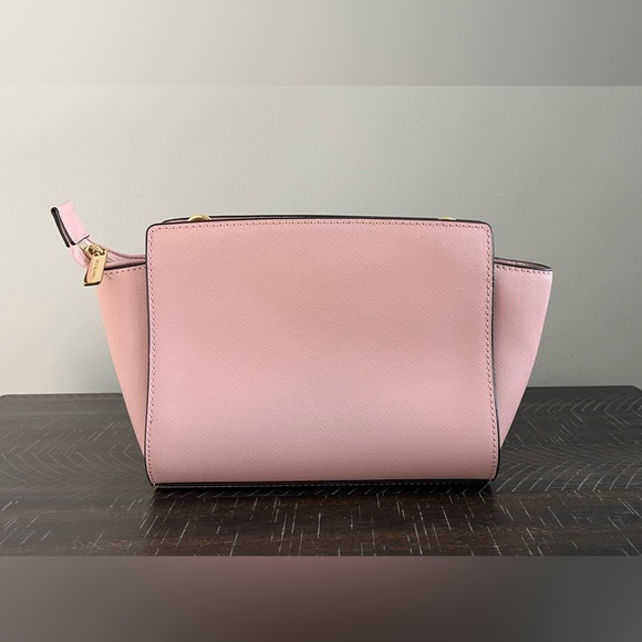 Selma Medium Saffiano Leather
Crossbody | Michael Kors - Picture 2 of 2